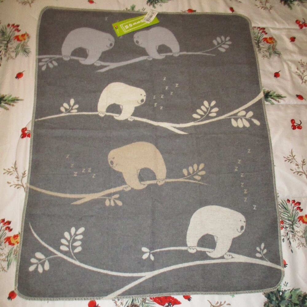NWT DAVID FUSSENEGGER Baby SLOTHE Blanket 27.5” X 36”